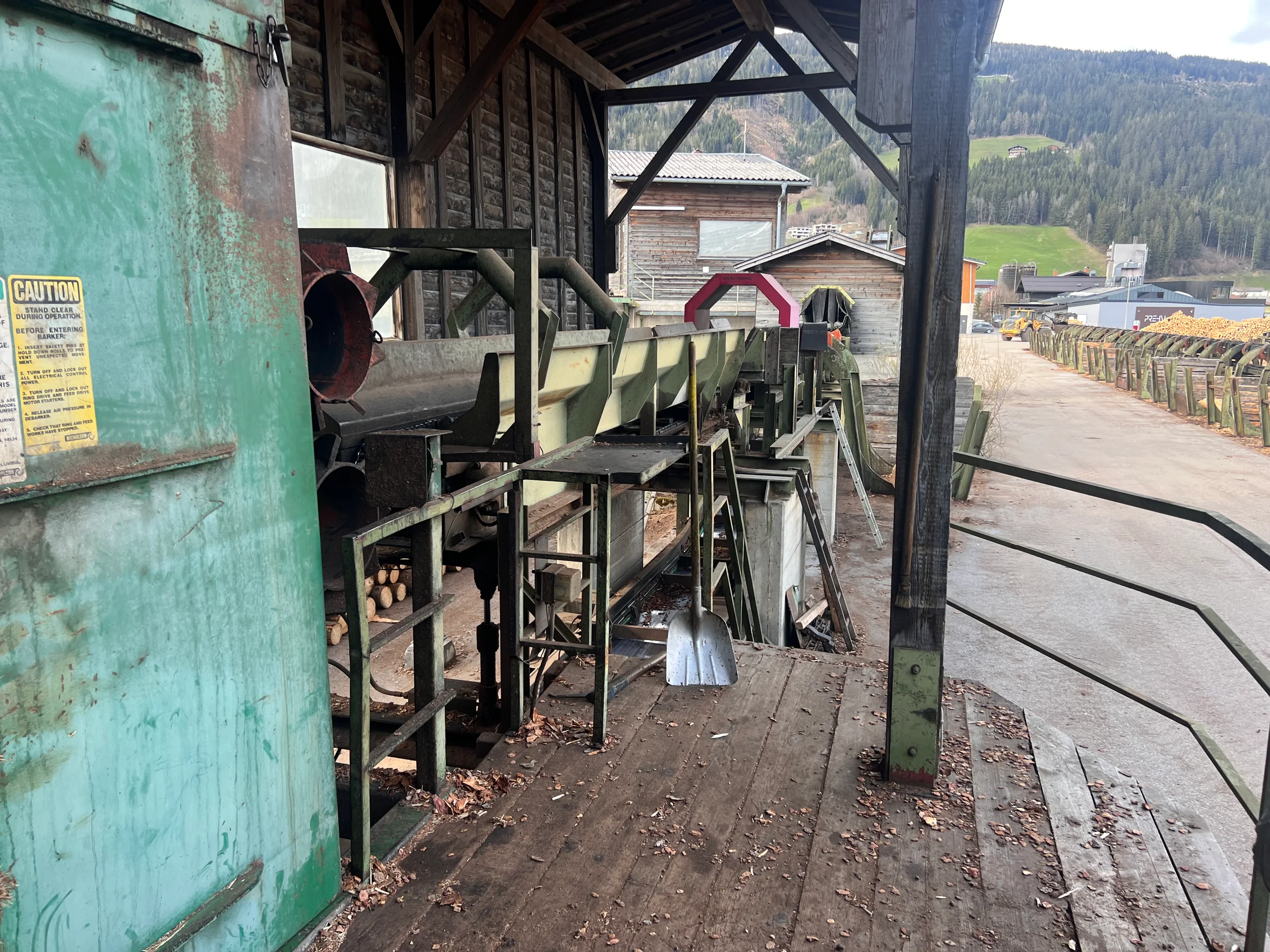 Log sorting plant with debarker - Image 5