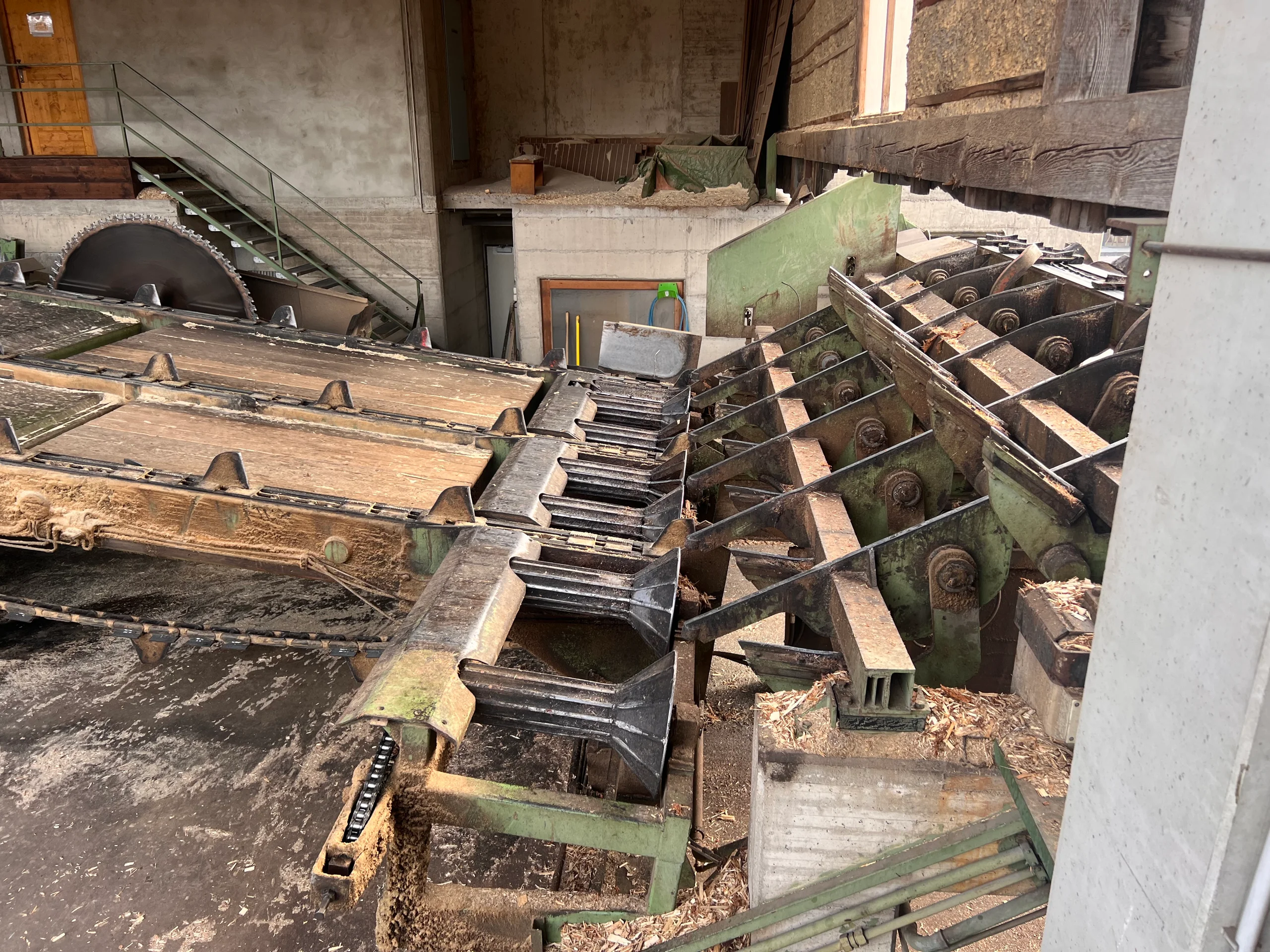 Log sorting plant with debarker - Image 8