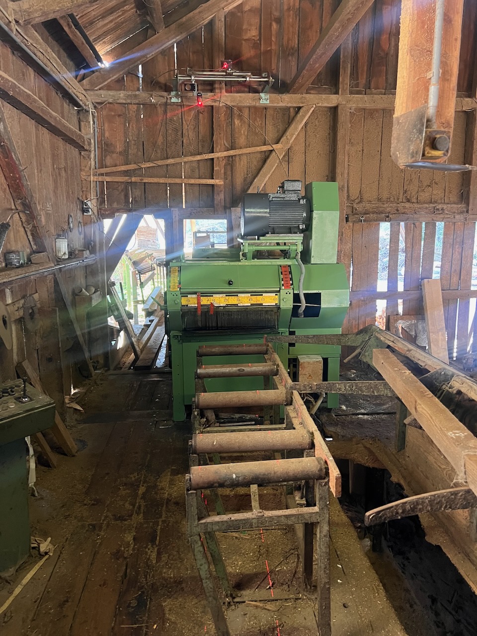 Trimming and resawing saw - Image 5