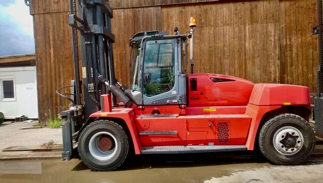 Diesel front loader - Image 2